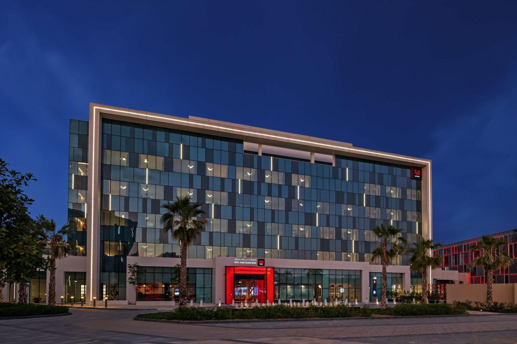Radisson Red Dubai Silicon Oasis Hotel Exterior photo
